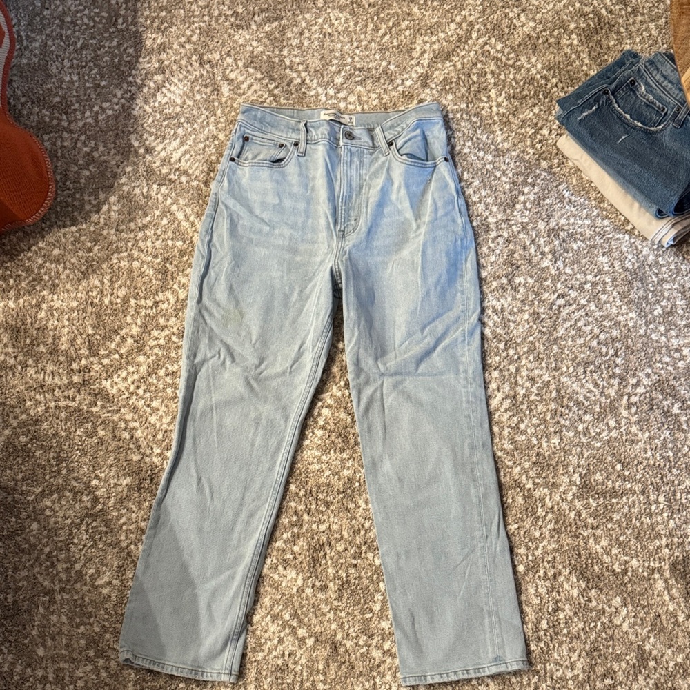 Abercrombie & Fitch The Ankle Straight Ultra High Rise Curve Love Jeans